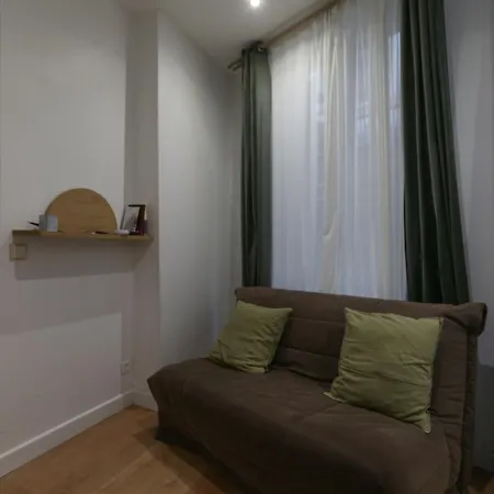 Charming Studio Near The Dugommier Metro Station